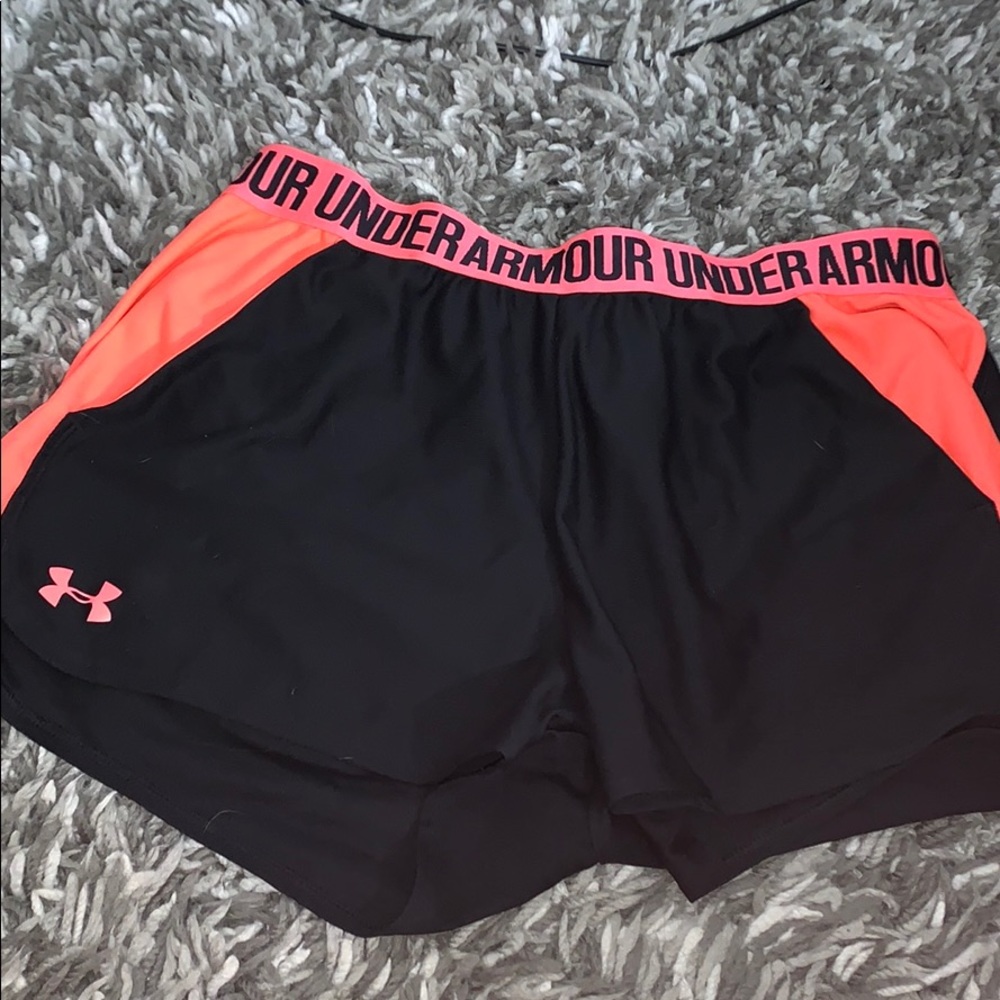 under amor shorts